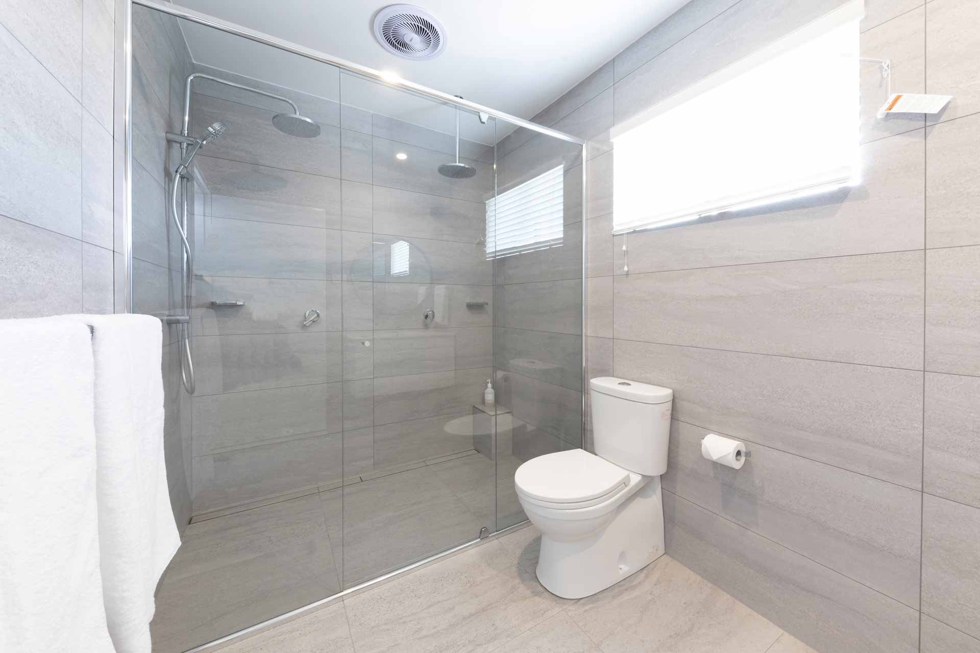 27. 2 Bedroom Apartment Bathroom Double Shower