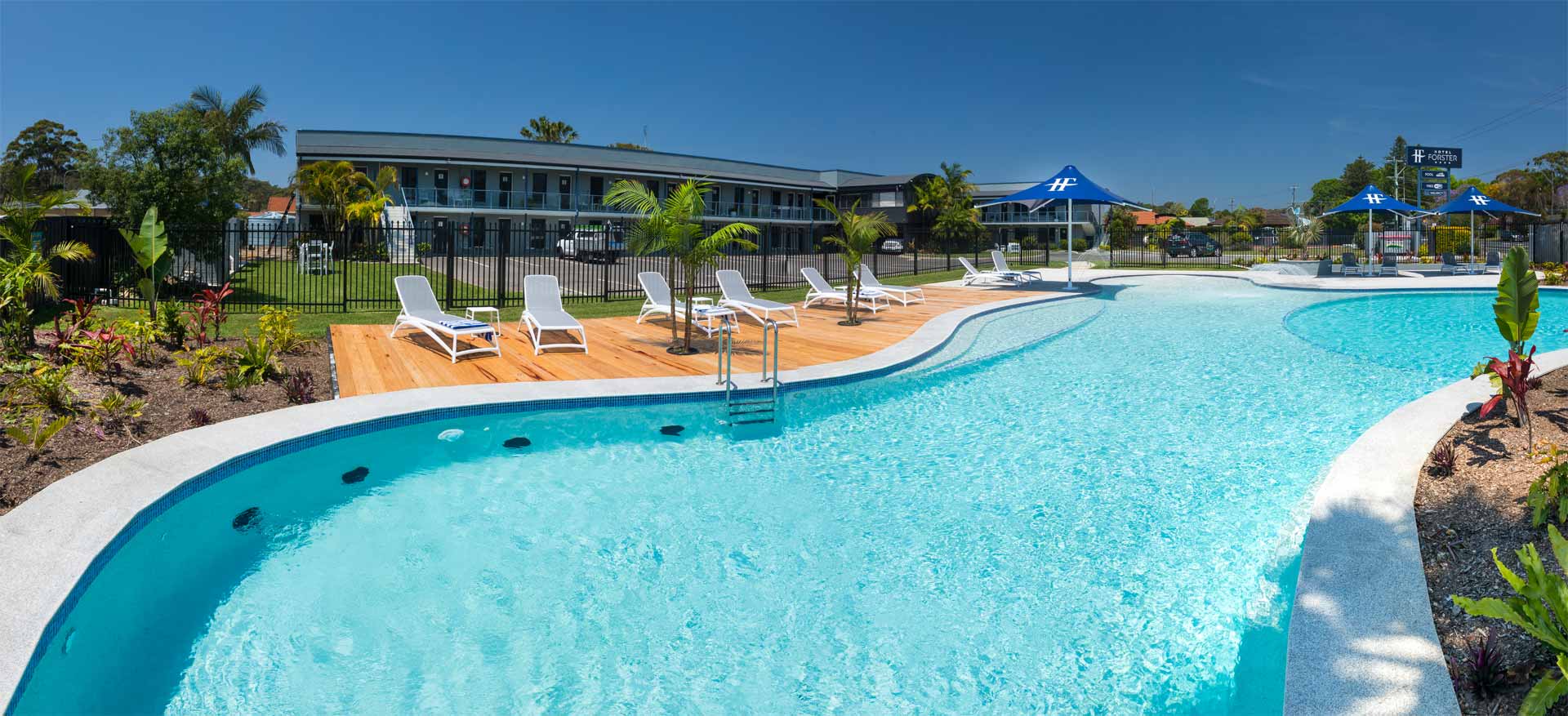 12. Hotel Forster new pool oasis